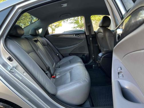 Silver Frost Metallic 2013 Hyundai SONATA Hybrid Limited