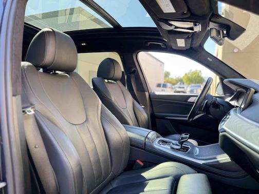 Arctic Grey Metallic 2022 BMW X7 xDrive40i