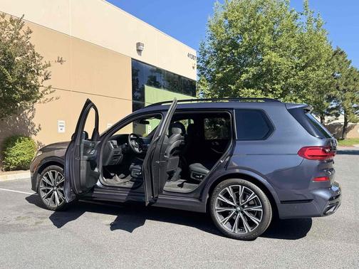Arctic Grey Metallic 2022 BMW X7 xDrive40i