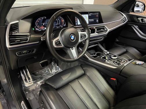 Arctic Grey Metallic 2022 BMW X7 xDrive40i