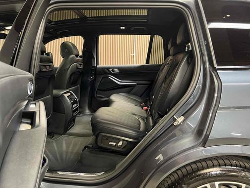 Arctic Grey Metallic 2022 BMW X7 xDrive40i