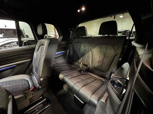 Arctic Grey Metallic 2022 BMW X7 xDrive40i