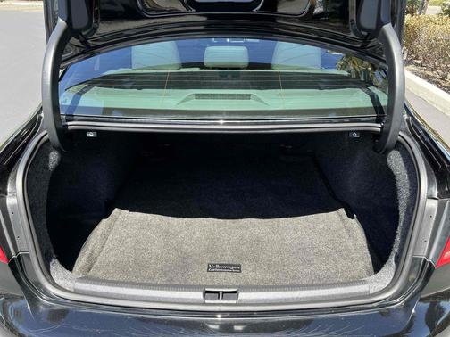 Black 2014 Volkswagen Passat 1.8T Auto SE