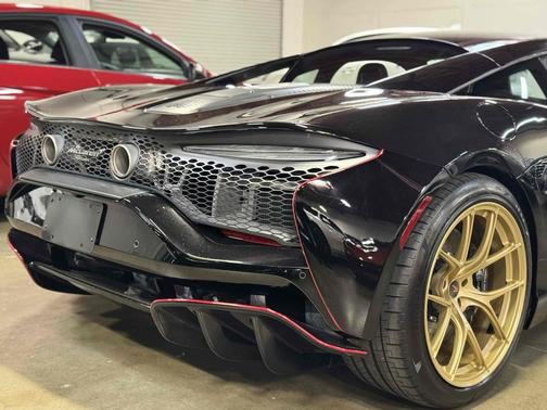 2023 McLaren Artura TechLux