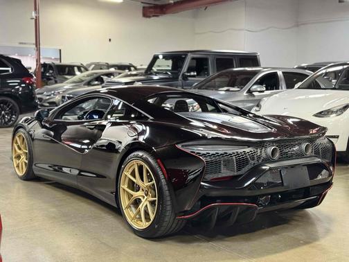 2023 McLaren Artura TechLux