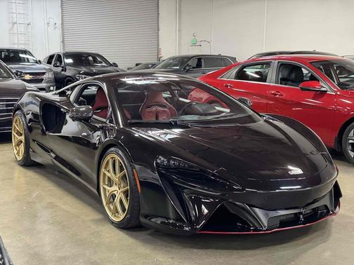 2023 McLaren Artura TechLux