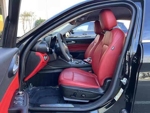 2019 Alfa Romeo Giulia Base