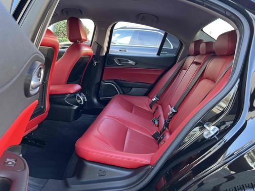 2019 Alfa Romeo Giulia Base