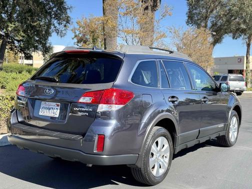 2012 Subaru Outback 3.6R Limited