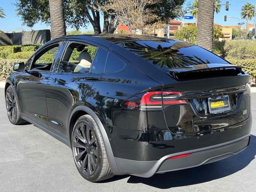 2022 Tesla Model X Plaid Tri Motor All-Wheel Drive