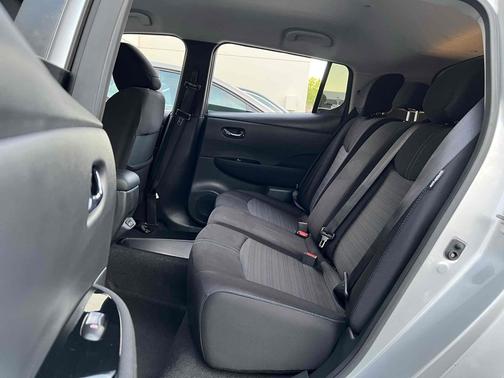 2022 Nissan Leaf SV PLUS 62 kWh