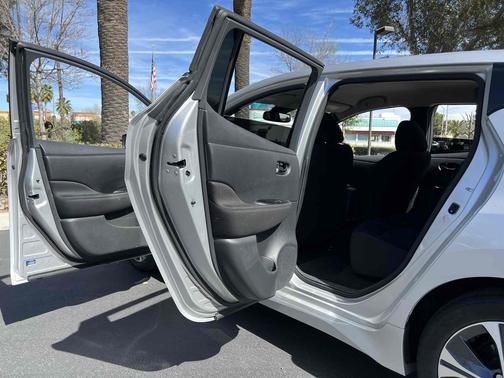 2022 Nissan Leaf SV PLUS 62 kWh