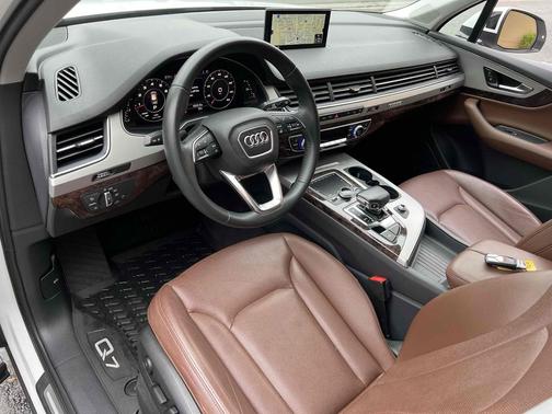 2019 Audi Q7 45 Premium Plus