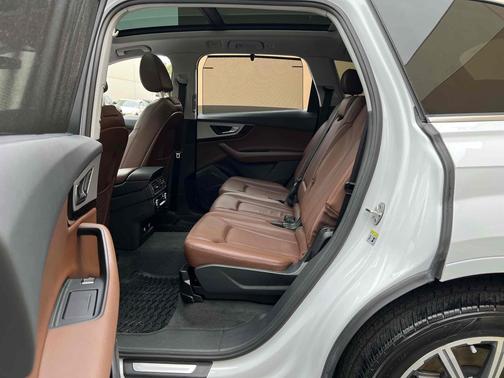 2019 Audi Q7 45 Premium Plus
