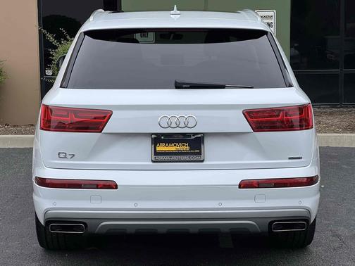 2019 Audi Q7 45 Premium Plus