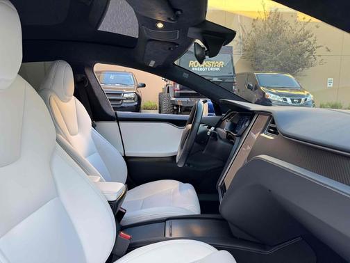 2020 Tesla Model S Performance