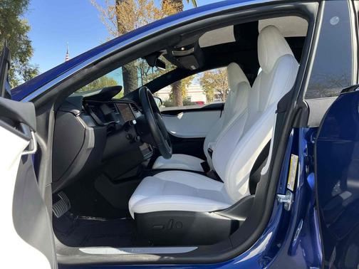 2020 Tesla Model S Performance