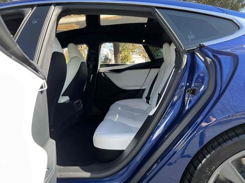2020 Tesla Model S Performance