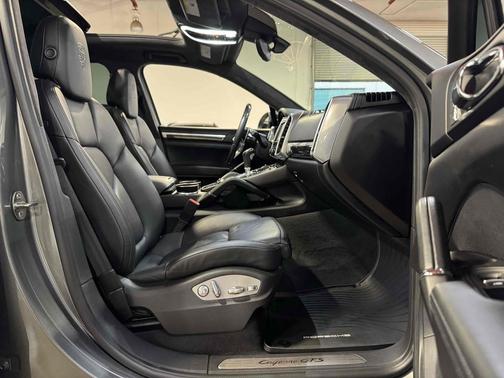 2016 Porsche Cayenne GTS