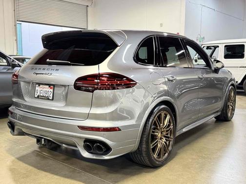 2016 Porsche Cayenne GTS