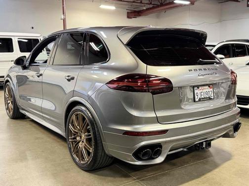 2016 Porsche Cayenne GTS