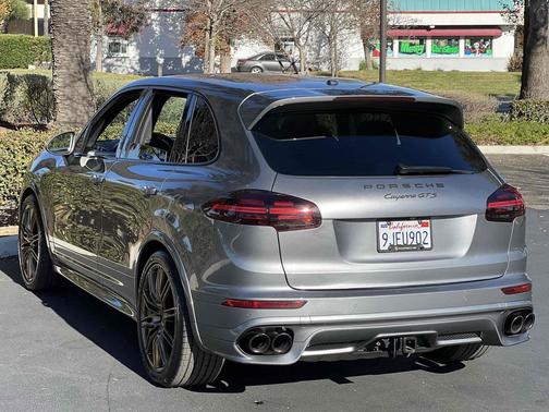2016 Porsche Cayenne GTS