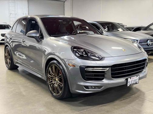 2016 Porsche Cayenne GTS
