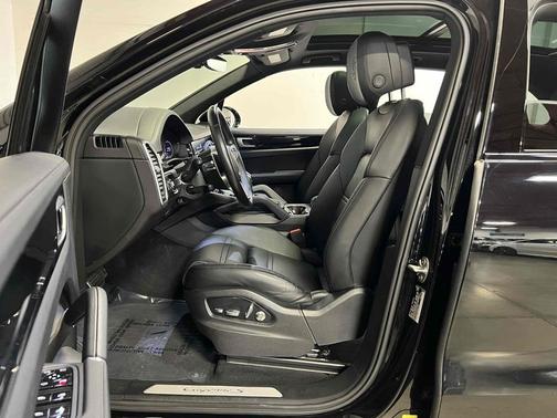 Black 2019 Porsche Cayenne S