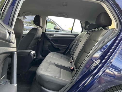 2019 Volkswagen e-Golf SEL