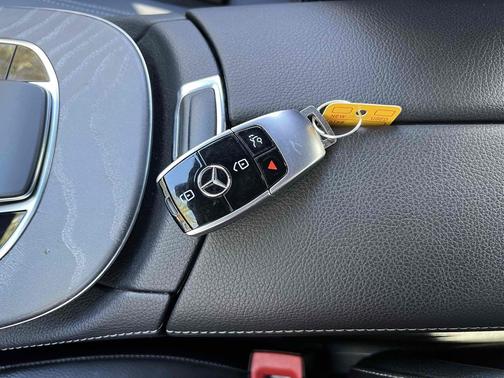 2021 Mercedes-Benz E-Class RWD Sedan - NAVI - PRICED TO SELL