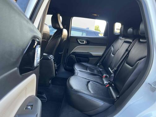 Bright White Clearcoat 2025 Jeep Compass Limited