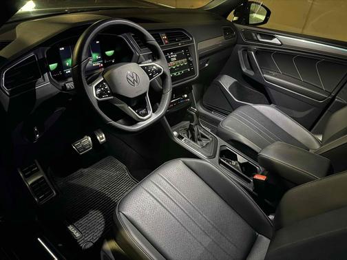 2023 Volkswagen Tiguan 2.0T SE R-Line Black