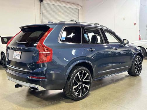 2019 Volvo XC90 T6 Momentum