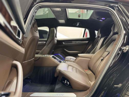 2019 Porsche Panamera Turbo S Executive