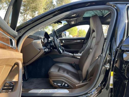 2019 Porsche Panamera Turbo S Executive