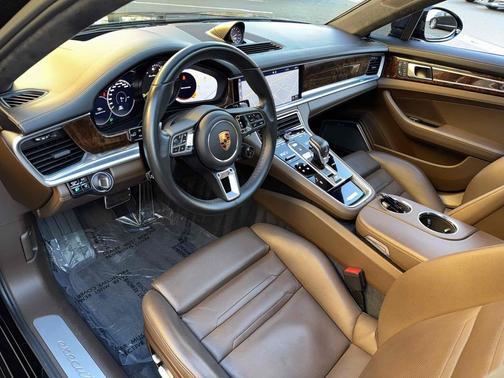 2019 Porsche Panamera Turbo S Executive