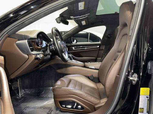 2019 Porsche Panamera Turbo S Executive