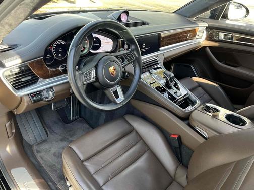 2019 Porsche Panamera Turbo S Executive