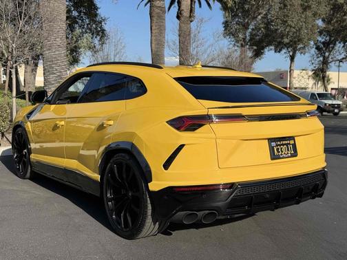 2021 Lamborghini Urus - NAVI - KEYLESS START - HEADS-UP DISPLAY
