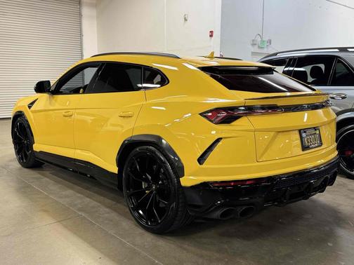 2021 Lamborghini Urus - NAVI - KEYLESS START - HEADS-UP DISPLAY