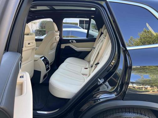 Black Sapphire Metallic 2019 BMW X5 xDrive40i