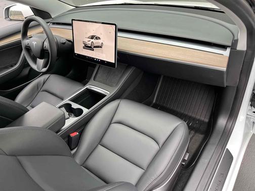 2022 Tesla Model 3 Standard Range