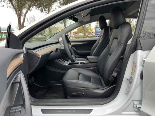 2022 Tesla Model 3 Standard Range