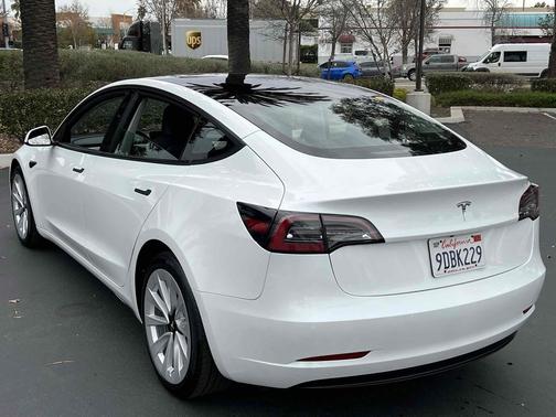 2022 Tesla Model 3 Standard Range