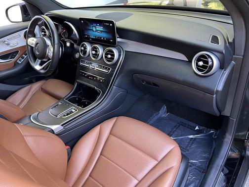 Black 2022 Mercedes-Benz GLC 300 Base