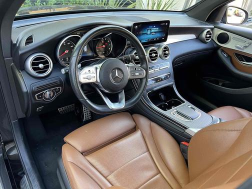 Black 2022 Mercedes-Benz GLC 300 Base