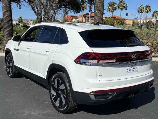 Pure White 2025 Volkswagen Atlas Cross Sport 2.0T SE w/Technology