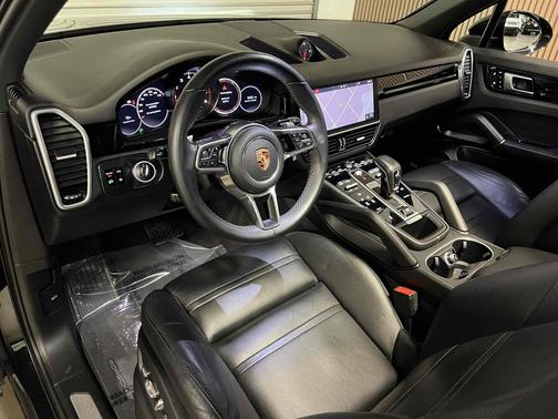 Jet Black Metallic 2019 Porsche Cayenne Cayenne