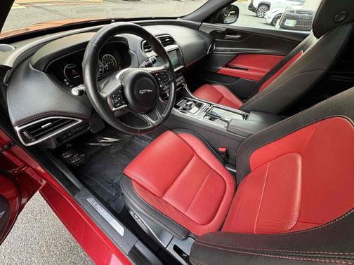 2019 Jaguar XE 25t Landmark