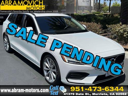 Crystal White Pearl Metallic 2020 Volvo V60 T5 Momentum